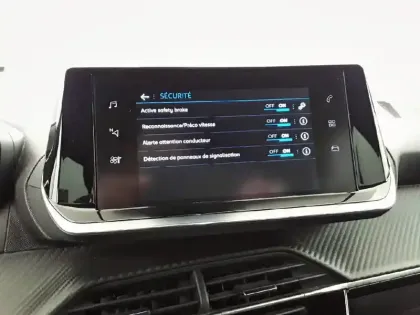 Photo 21 Peugeot 2008  BlueHDi 130 S&S EAT8