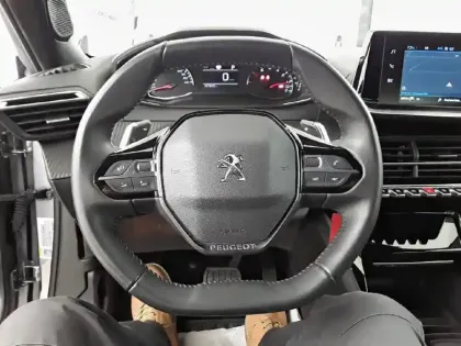 Photo 8 Peugeot 2008  BlueHDi 130 S&S EAT8