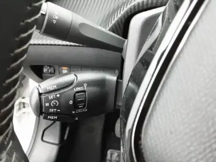 Photo 17 Peugeot 208  PureTech 75 S&S BVM5