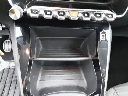 Photo 22 Peugeot 208  PureTech 75 S&S BVM5