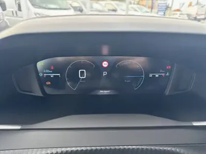 Photo 9 Peugeot 2008  Hybrid 145 e-DCS6