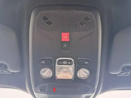 Photo 18 Peugeot 2008  Hybrid 145 e-DCS6