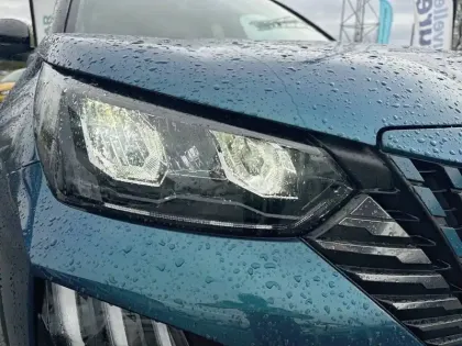 Photo 35 Peugeot 2008  Hybrid 145 e-DCS6