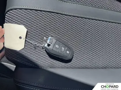 Photo 11 Peugeot 208  Hybrid 136 e-DCS6