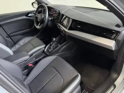 Photo 7 Audi A1  Sportback 35 TFSI 150 ch S tronic 7