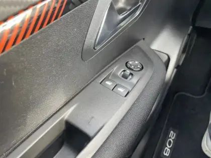 Photo 19 Peugeot 208  PureTech 75 S&S BVM5 Active