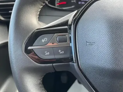 Photo 18 Peugeot 208  PureTech 75 S&S BVM5 Active