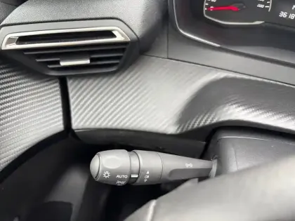 Photo 16 Peugeot 208  PureTech 75 S&S BVM5 Active
