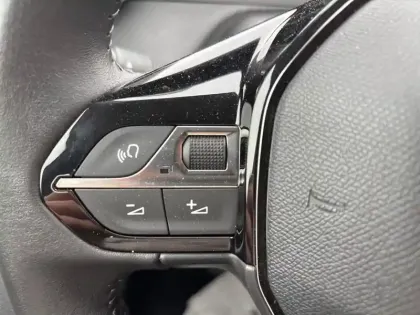 Photo 18 Peugeot 208  PureTech 75 S&S BVM5 Active