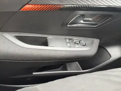 Photo 19 Peugeot 208  PureTech 75 S&S BVM5 Active