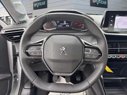 Photo 11 Peugeot 208  PureTech 75 S&S BVM5 Active