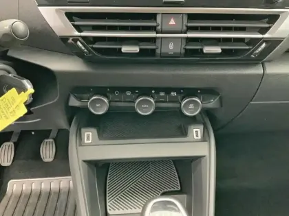 Photo 12 Citroën C4  PureTech 130 S&S BVM6 Feel Pack