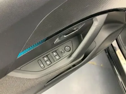 Photo 19 Peugeot 2008  Electrique 136 ch Style