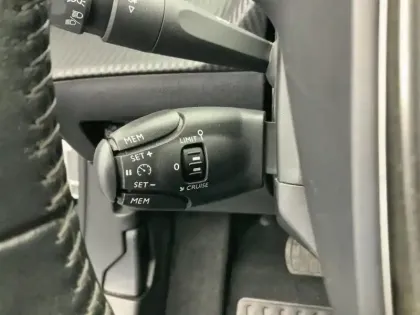 Photo 17 Peugeot 2008  Electrique 136 ch Style