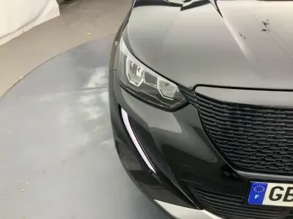 Photo 13 Peugeot 2008  Electrique 136 ch Style