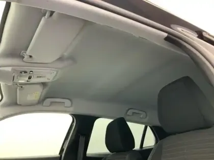 Photo 24 Peugeot 2008  Electrique 136 ch Style