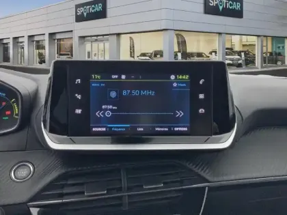 Photo 21 Peugeot 2008  Electrique 136 ch Style