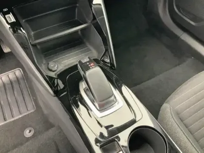 Photo 23 Peugeot 2008  Electrique 136 ch Style