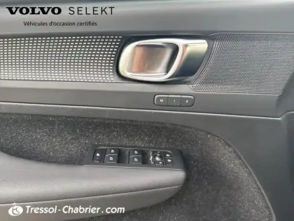 Photo 19 Volvo Xc40  T3 163 ch Geartronic 8 R-Design