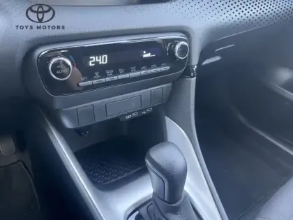 Photo 16 Toyota Yaris Hybride 116h Dynamic