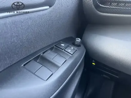 Photo 15 Toyota Yaris Hybride 116h Dynamic