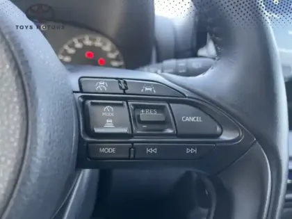 Photo 13 Toyota Yaris Hybride 116h Dynamic