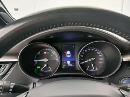 Photo 26 Toyota C-HR HYBRIDE MC19 2.0L Distinctive