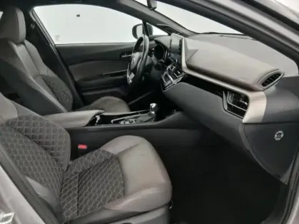 Photo 13 Toyota C-HR HYBRIDE MC19 2.0L Distinctive