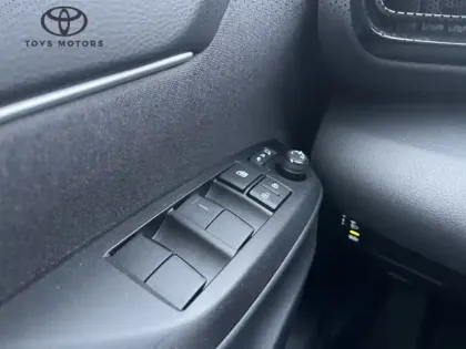 Photo 15 Toyota Yaris Hybride 116h Design