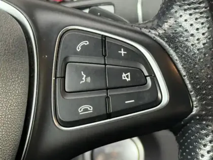 Photo 24 Mercedes GLA 200 Starlight Edition Classe / X156 St