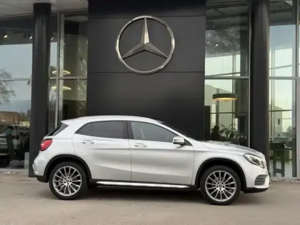 Photo 8 Mercedes GLA 200 Starlight Edition Classe / X156 St