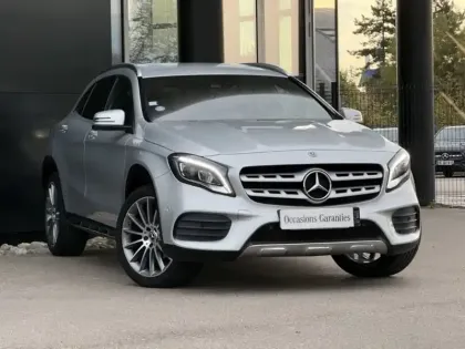 Photo 3 Mercedes GLA 200 Starlight Edition Classe / X156 St