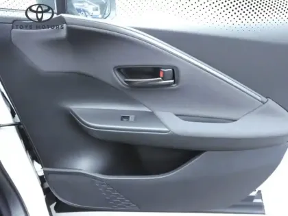 Photo 19 Toyota C-HR 1.8 Hybride 140 Design pack confort