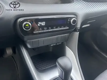 Photo 16 Toyota Yaris Hybride 116h Dynamic