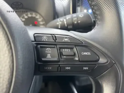 Photo 13 Toyota Yaris Hybride 116h Dynamic