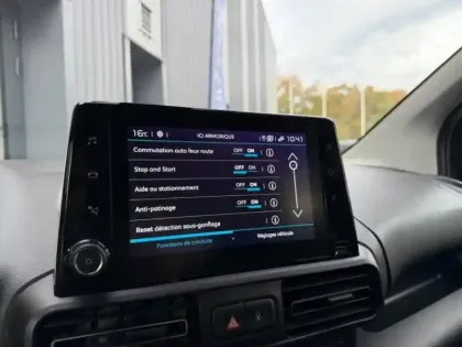 Photo 17 Citroën Berlingo M BlueHDi 100ch Feel Pack + GPS + Attelage