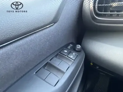 Photo 15 Toyota Yaris Hybride 130h GR SPORT