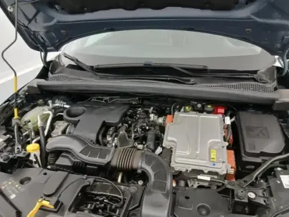 Photo 18 Renault Captur E-Tech 145 - 21 Intens