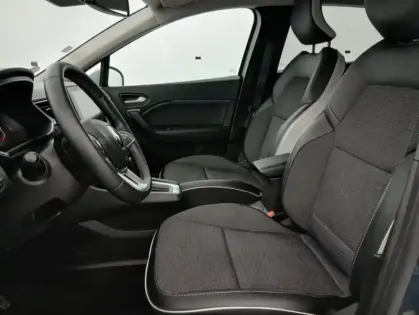 Photo 13 Renault Captur E-Tech 145 - 21 Intens