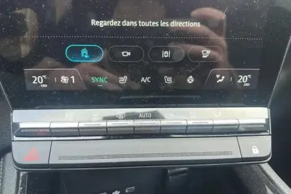 Photo 19 Renault Austral E-Tech hybrid 200 Iconic