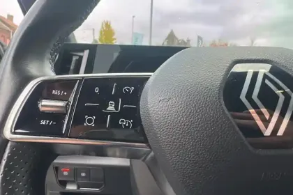 Photo 16 Renault Austral E-Tech hybrid 200 Iconic