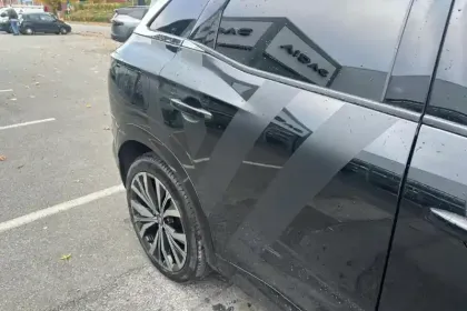 Photo 15 Renault Austral E-Tech hybrid 200 Iconic