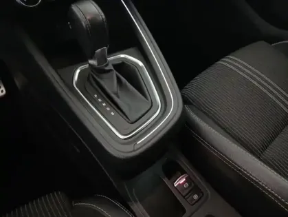 Photo 25 Renault Clio V E-Tech full hybrid 145 Engineered