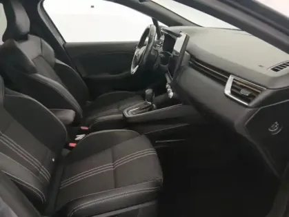 Photo 13 Renault Clio V E-Tech full hybrid 145 Engineered