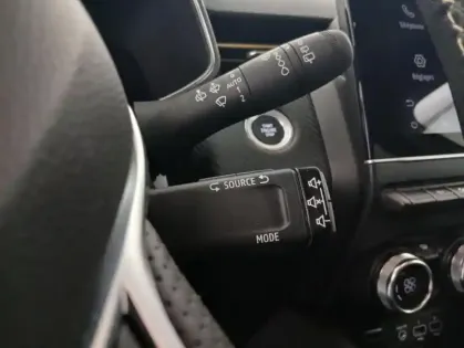 Photo 24 Renault Clio V E-Tech full hybrid 145 Engineered