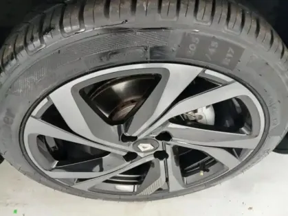 Photo 16 Renault Clio V E-Tech full hybrid 145 Engineered