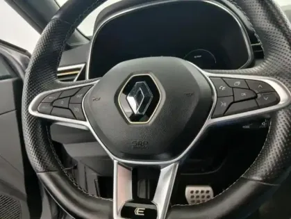 Photo 26 Renault Clio V E-Tech full hybrid 145 Engineered