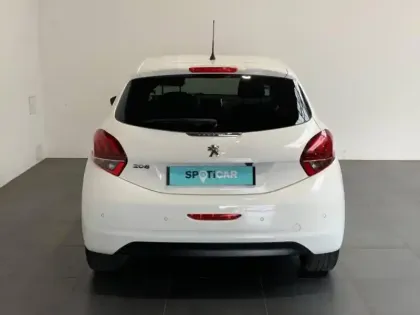 Photo 4 Peugeot 208  1.2 110  Allure EAT6 5p GPS Camera