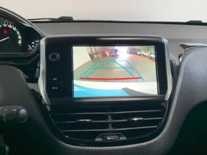 Photo 12 Peugeot 208  1.2 110  Allure EAT6 5p GPS Camera