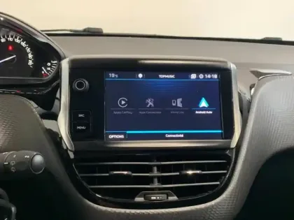 Photo 14 Peugeot 208  1.2 110  Allure EAT6 5p GPS Camera